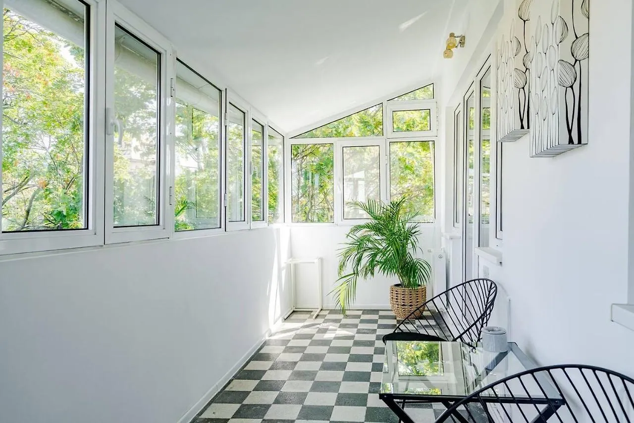 Downtown Jungle Vibes Apartment Bucharest